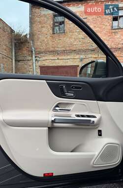 Внедорожник / Кроссовер Mercedes-Benz GLB-Class 2019 в 