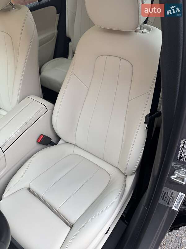 Внедорожник / Кроссовер Mercedes-Benz GLB-Class 2019 в Харькове