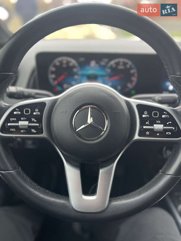 Внедорожник / Кроссовер Mercedes-Benz GLB-Class 2019 в Сумах