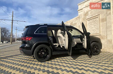 Позашляховик / Кросовер Mercedes-Benz GLB-Class 2019 в 