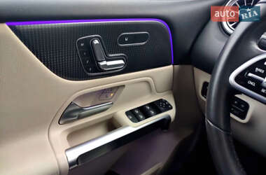 Позашляховик / Кросовер Mercedes-Benz GLB-Class 2019 в 