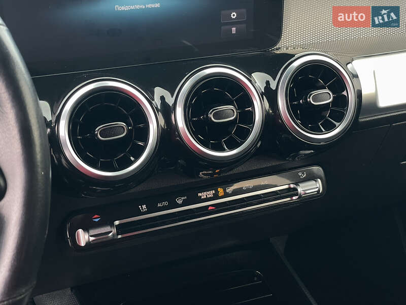 Внедорожник / Кроссовер Mercedes-Benz GLB-Class 2021 в Львове