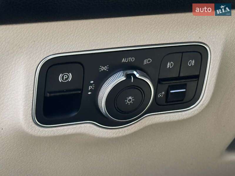 Позашляховик / Кросовер Mercedes-Benz GLB-Class 2020 в Харкові