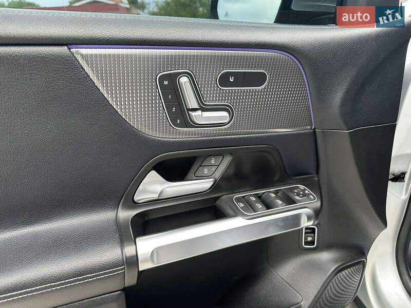 Внедорожник / Кроссовер Mercedes-Benz GLB-Class 2019 в Киеве