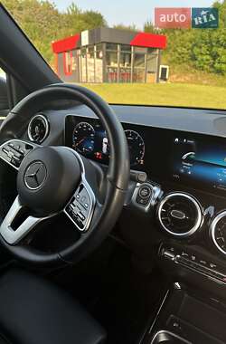 Позашляховик / Кросовер Mercedes-Benz GLB-Class 2020 в 
