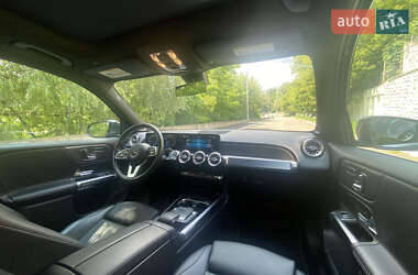 Внедорожник / Кроссовер Mercedes-Benz GLB-Class 2021 в 