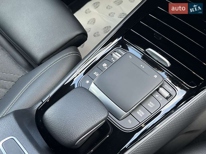 Внедорожник / Кроссовер Mercedes-Benz GLB-Class 2021 в Киеве