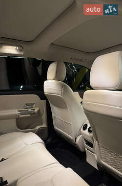Позашляховик / Кросовер Mercedes-Benz GLB-Class 2020 в 