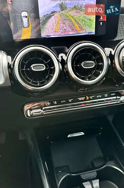 Внедорожник / Кроссовер Mercedes-Benz GLB-Class 2022 в 
