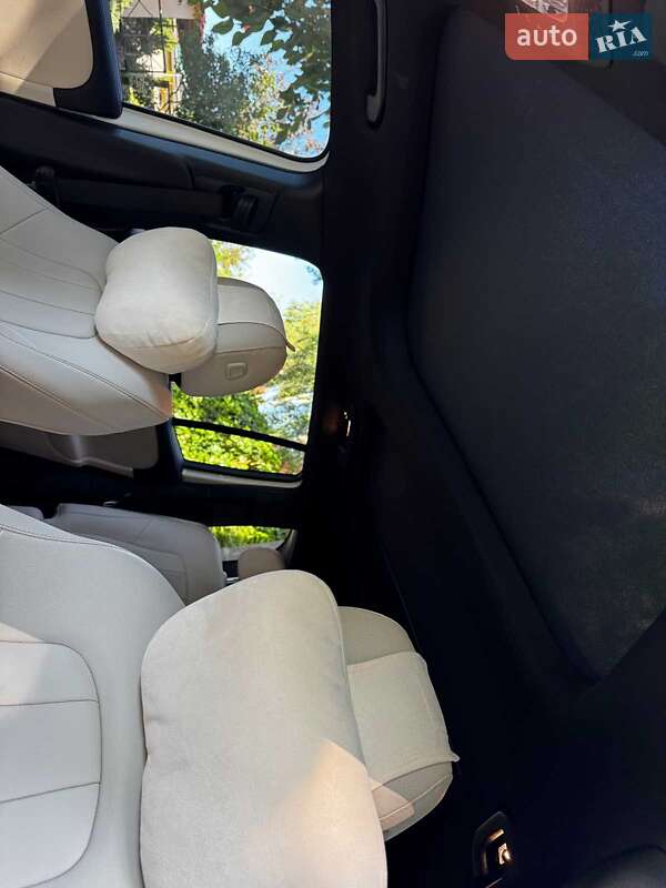 Внедорожник / Кроссовер Mercedes-Benz GLB-Class 2020 в Киеве