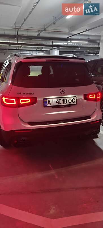 Позашляховик / Кросовер Mercedes-Benz GLB-Class 2020 в Києві