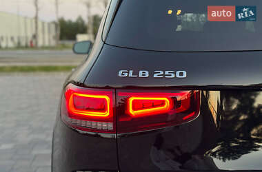 Внедорожник / Кроссовер Mercedes-Benz GLB-Class 2022 в 