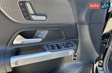 Внедорожник / Кроссовер Mercedes-Benz GLB-Class 2021 в 