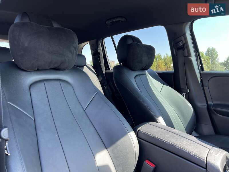 Внедорожник / Кроссовер Mercedes-Benz GLB-Class 2021 в Киеве