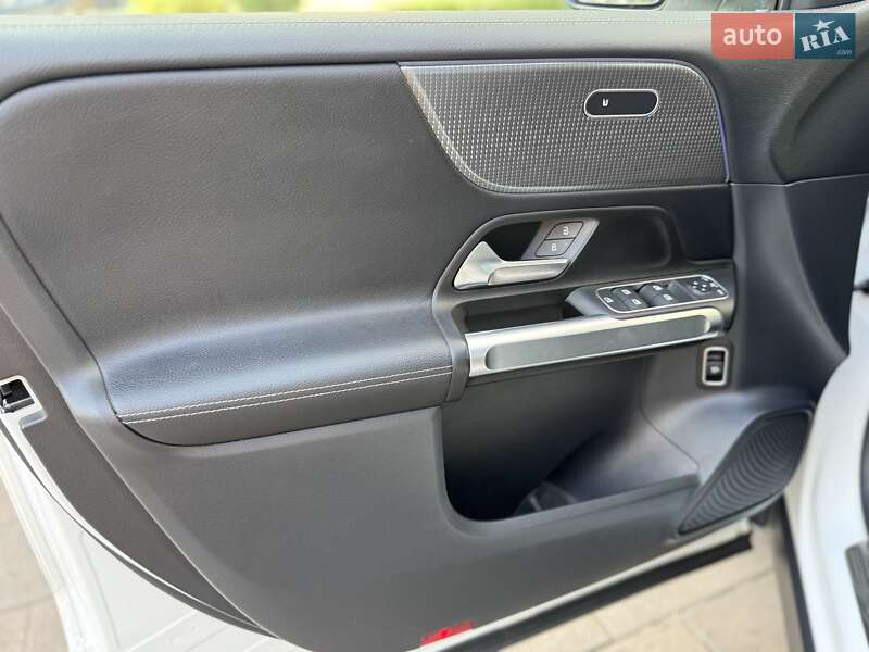 Внедорожник / Кроссовер Mercedes-Benz GLB-Class 2022 в Киеве