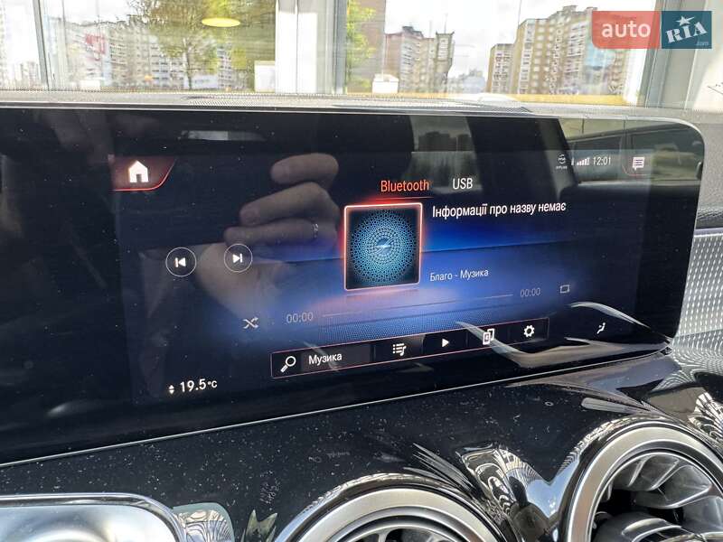 Внедорожник / Кроссовер Mercedes-Benz GLB-Class 2022 в Киеве