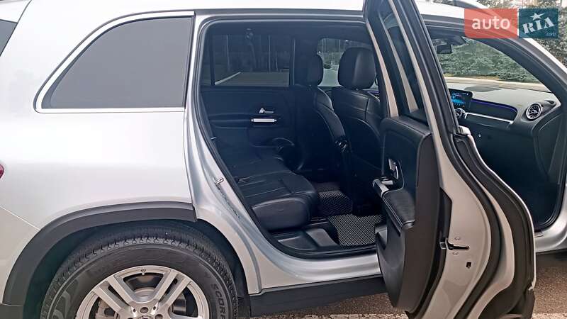 Внедорожник / Кроссовер Mercedes-Benz GLB-Class 2019 в Киеве
