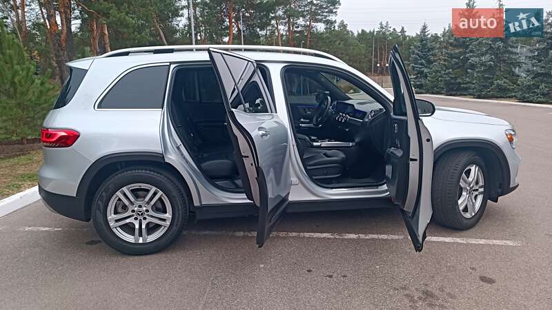 Внедорожник / Кроссовер Mercedes-Benz GLB-Class 2019 в Киеве