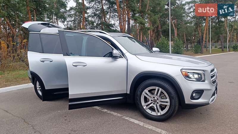Внедорожник / Кроссовер Mercedes-Benz GLB-Class 2019 в Киеве