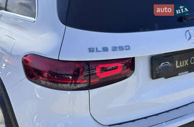 Позашляховик / Кросовер Mercedes-Benz GLB-Class 2021 в 