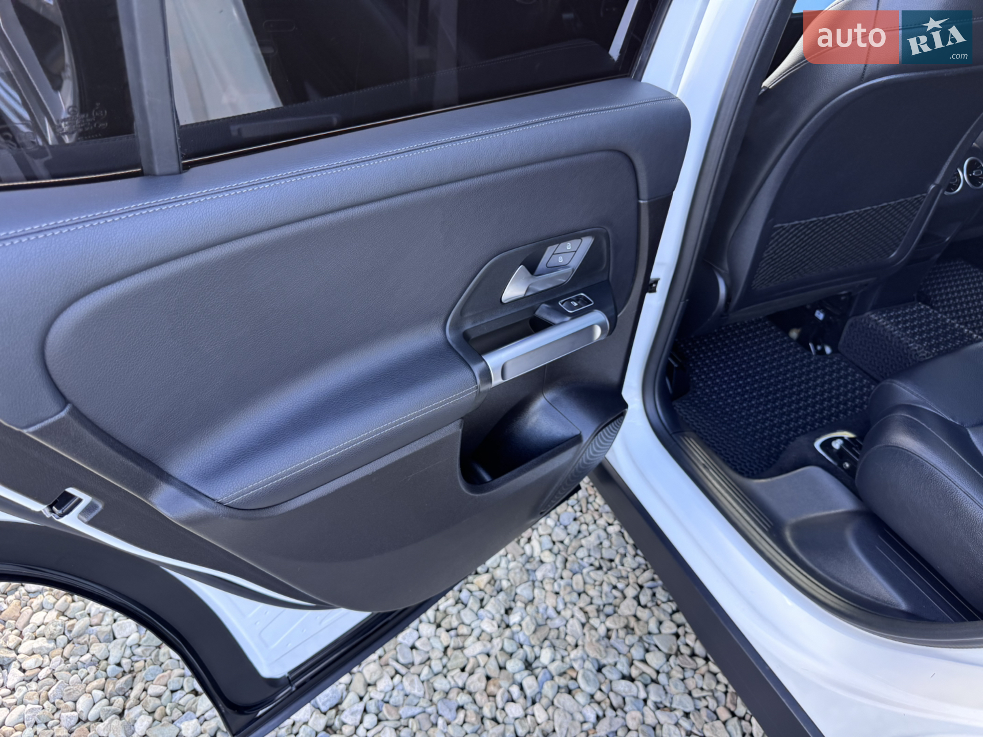 2021 Mercedes-Benz GLB - мініатюра 38