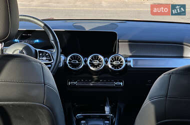 Внедорожник / Кроссовер Mercedes-Benz GLB-Class 2021 в 