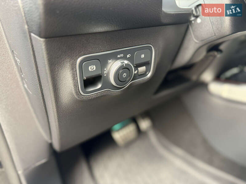 Внедорожник / Кроссовер Mercedes-Benz GLB-Class 2022 в Луцке
