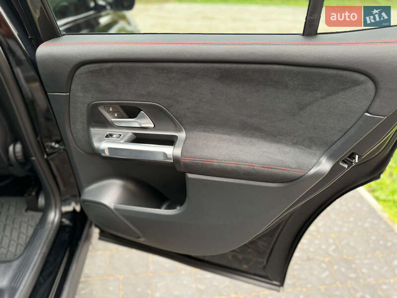 Внедорожник / Кроссовер Mercedes-Benz GLB-Class 2022 в Луцке