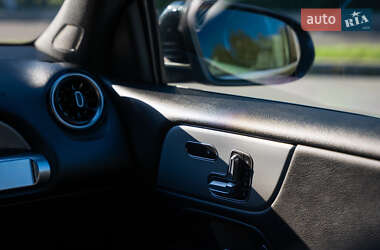 Позашляховик / Кросовер Mercedes-Benz GLB-Class 2019 в 