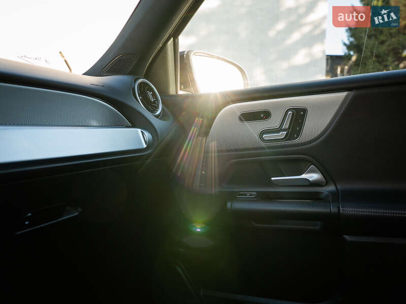 Позашляховик / Кросовер Mercedes-Benz GLB-Class 2019 в Луцьку