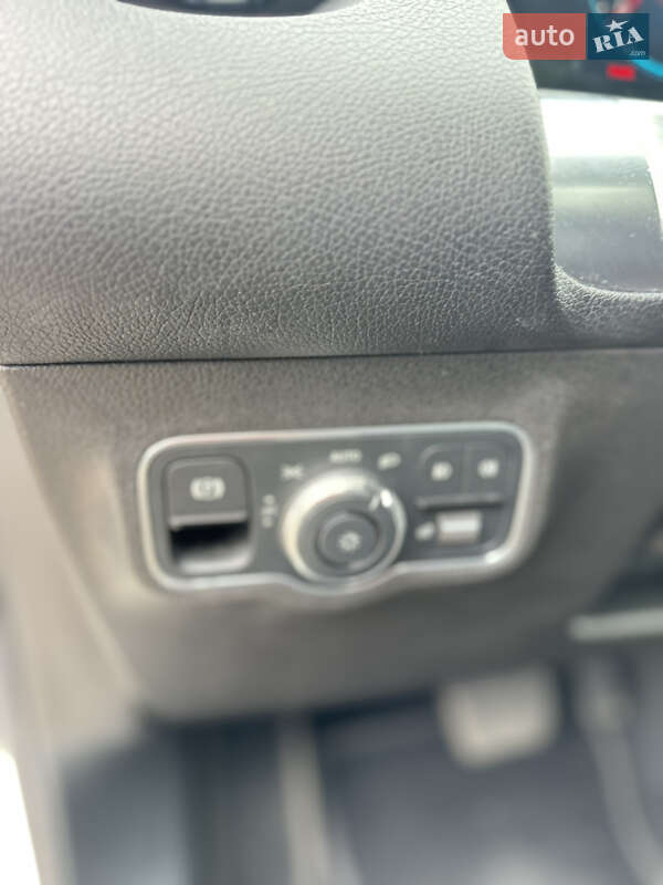 Внедорожник / Кроссовер Mercedes-Benz GLB-Class 2020 в Киеве фото 16 Внедорожник / Кроссовер Mercedes-Benz GLB-Class 2020 в Киеве