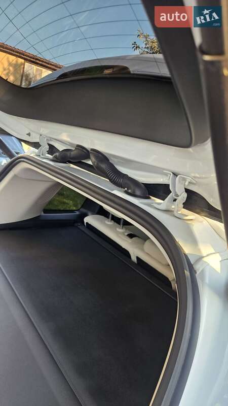 Внедорожник / Кроссовер Mercedes-Benz GLB-Class 2022 в Киеве фото 9 Внедорожник / Кроссовер Mercedes-Benz GLB-Class 2022 в Киеве