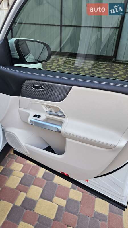 Внедорожник / Кроссовер Mercedes-Benz GLB-Class 2022 в Киеве фото 25 Внедорожник / Кроссовер Mercedes-Benz GLB-Class 2022 в Киеве