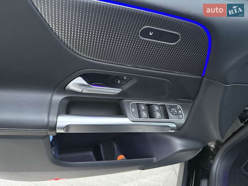 Позашляховик / Кросовер Mercedes-Benz GLB-Class 2021 в Києві