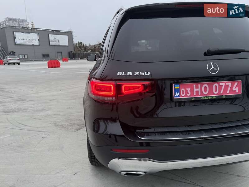Позашляховик / Кросовер Mercedes-Benz GLB-Class 2021 в Києві