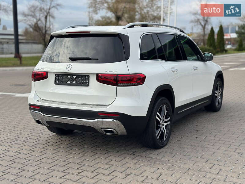 Внедорожник / Кроссовер Mercedes-Benz GLB-Class 2021 в Буче