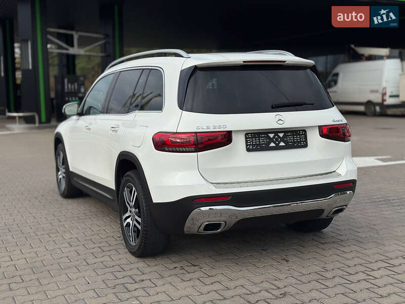 Внедорожник / Кроссовер Mercedes-Benz GLB-Class 2021 в Буче