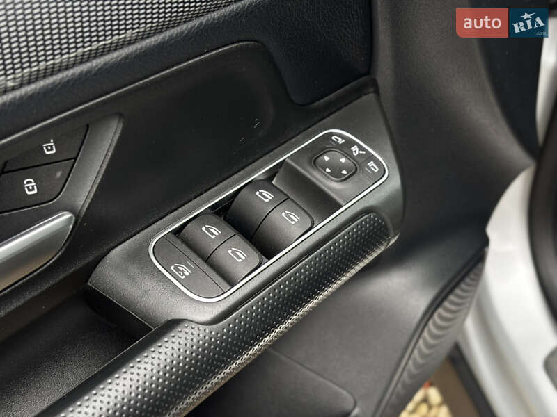 Внедорожник / Кроссовер Mercedes-Benz GLB-Class 2021 в Львове