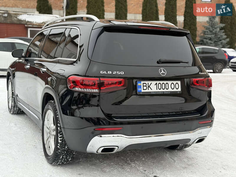 Позашляховик / Кросовер Mercedes-Benz GLB-Class 2021 в Рівному