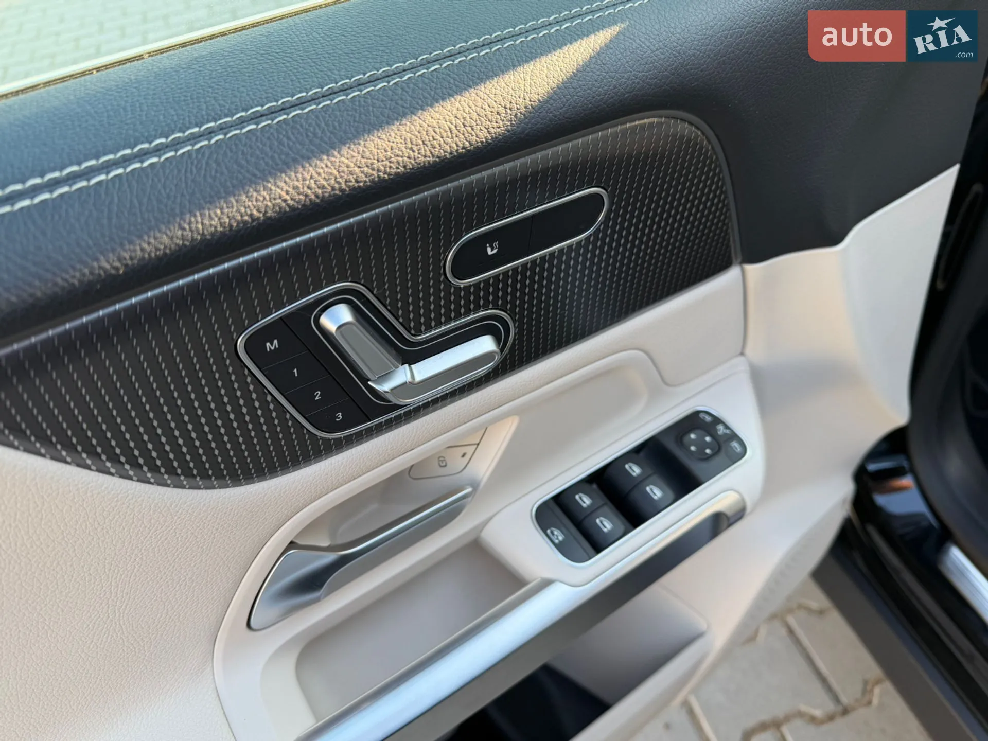 2021 Mercedes-Benz GLB - мініатюра 37
