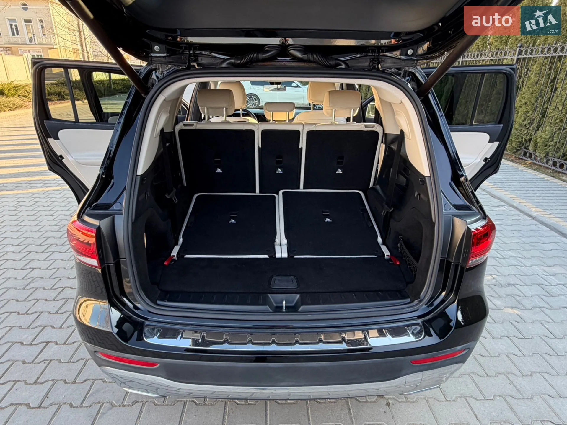 2021 Mercedes-Benz GLB - мініатюра 47