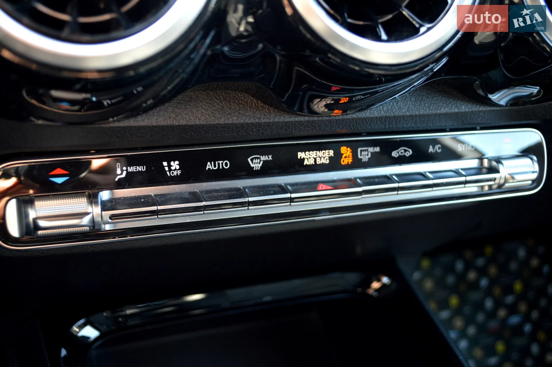 2020 Mercedes-Benz GLB - мініатюра 30
