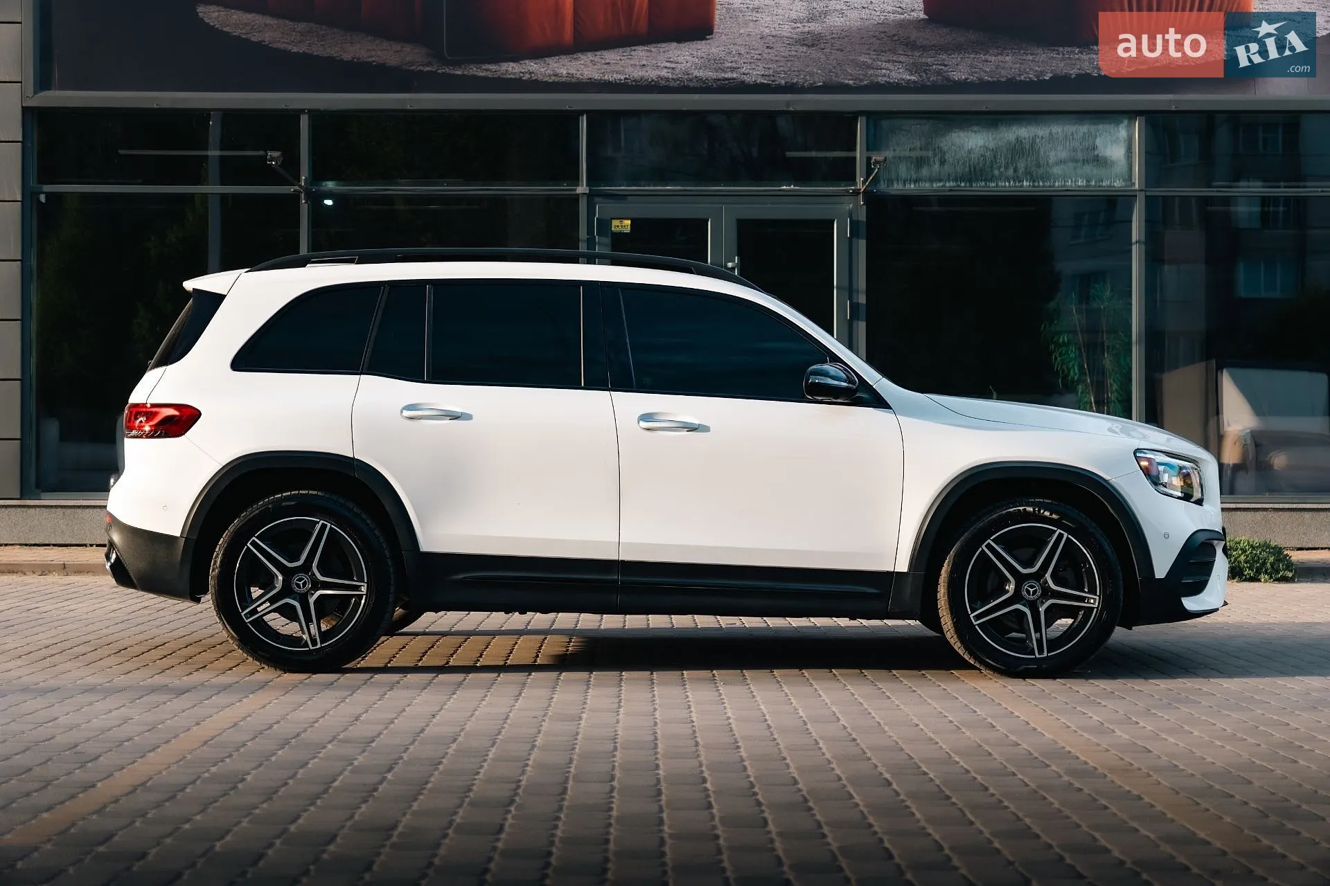 2021 Mercedes-Benz GLB - мініатюра 10