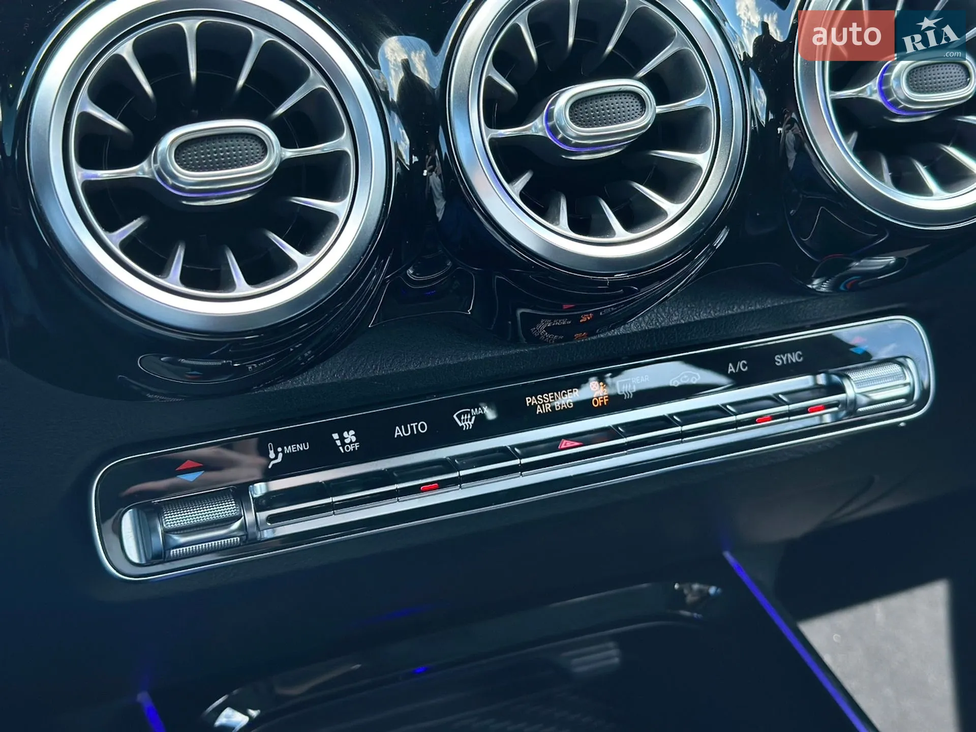 2019 Mercedes-Benz GLB - мініатюра 19