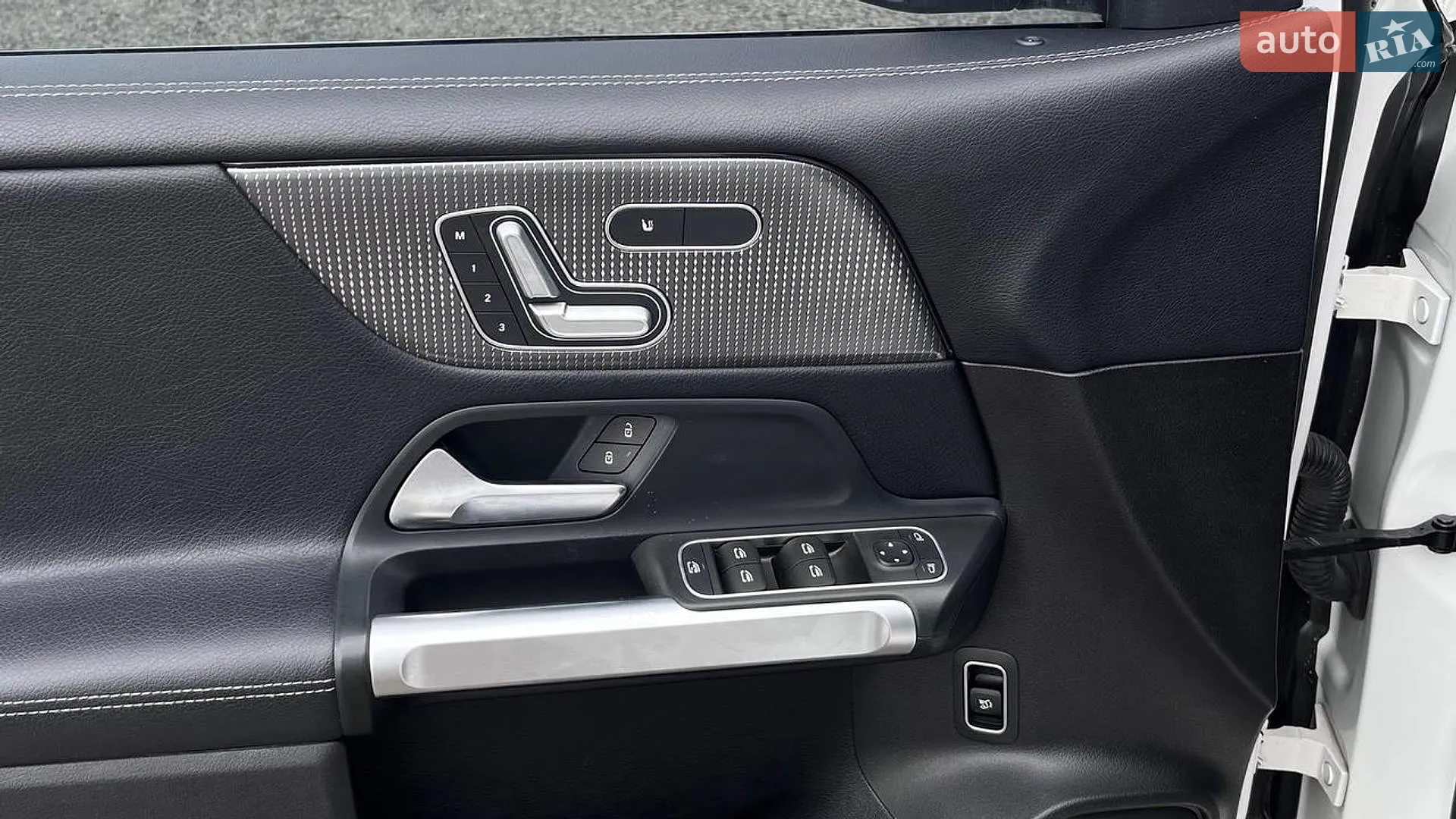 2020 Mercedes-Benz GLB - мініатюра 19