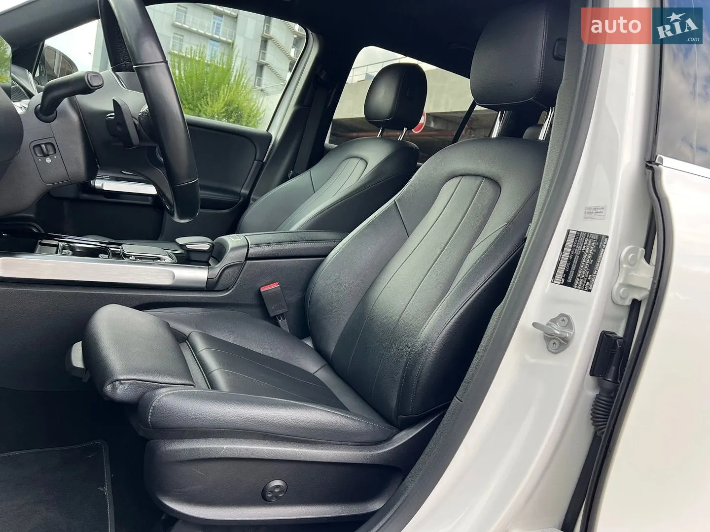 2022 Mercedes-Benz GLB - мініатюра 30