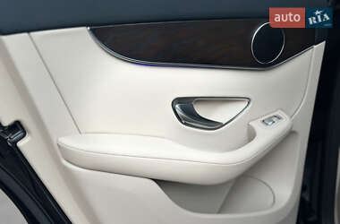 Позашляховик / Кросовер Mercedes-Benz GLC-Class Coupe 2020 в 