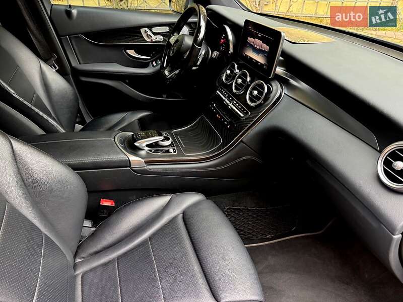 Позашляховик / Кросовер Mercedes-Benz GLC-Class Coupe 2017 в Хмельницькому фото 39 Позашляховик / Кросовер Mercedes-Benz GLC-Class Coupe 2017 в Хмельницькому