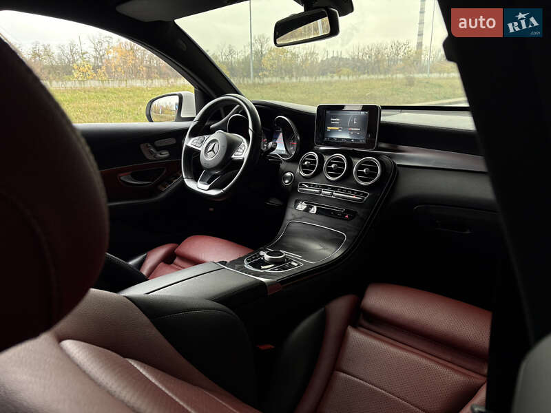 Позашляховик / Кросовер Mercedes-Benz GLC-Class Coupe 2016 в Києві фото 18 Позашляховик / Кросовер Mercedes-Benz GLC-Class Coupe 2016 в Києві