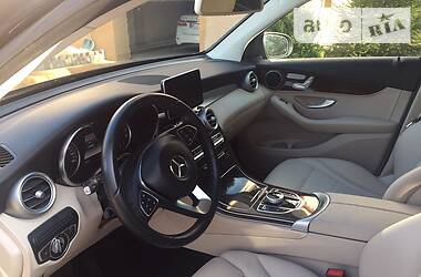 Позашляховик / Кросовер Mercedes-Benz GLC-Class 2016 в 